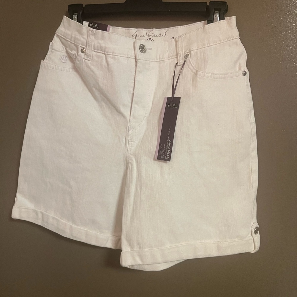 Cute white pants size 4